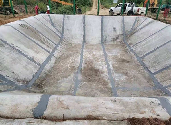 Construction case of fishpond cement blanket