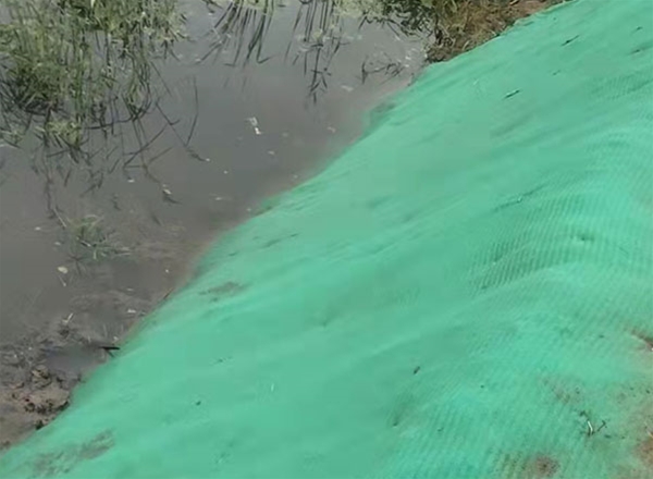 Construction case of slope protection cement blanket