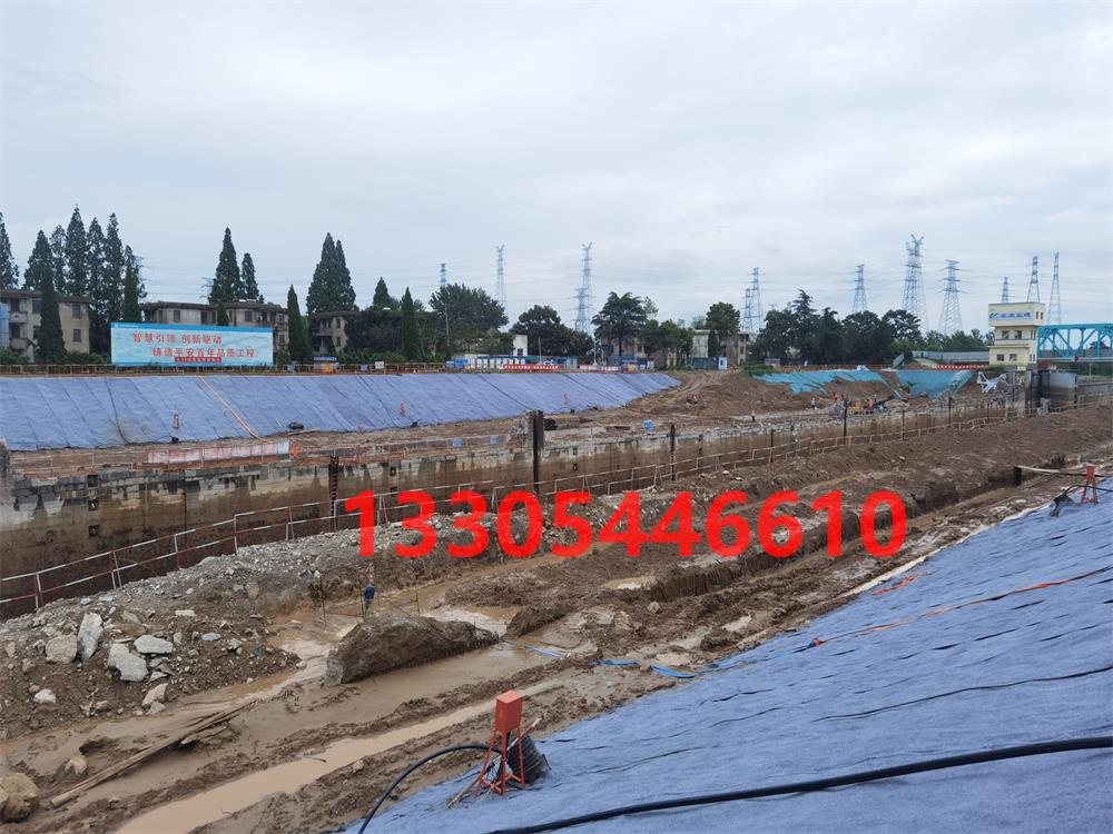 Construction foundation pit support cement blanket